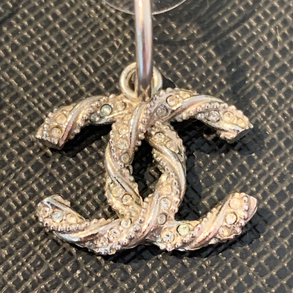 [SOLD] Authentic Chanel Earrings - Picture 3 of 8